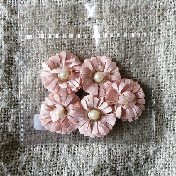 Flowers with Pearl (Pale Pink)