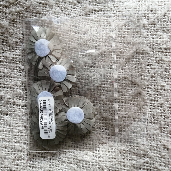 Flowers with Pearl (Green)