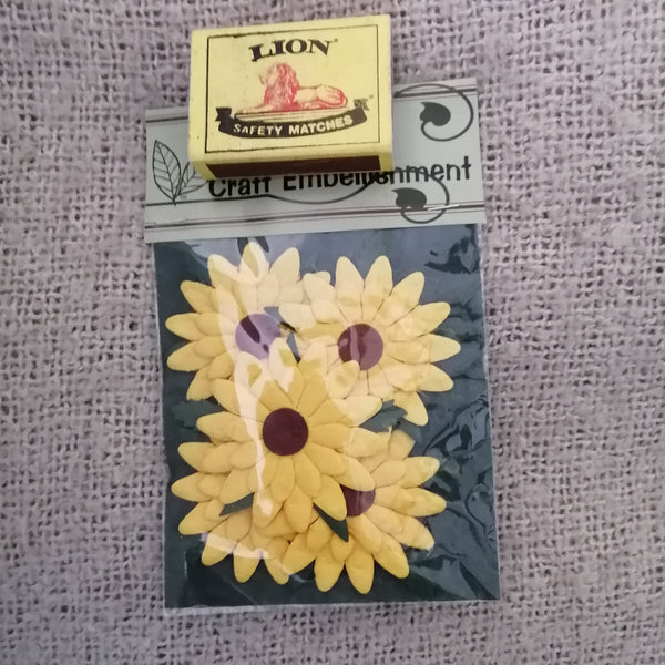 Dainty Paper Sunflowers (Yellow)