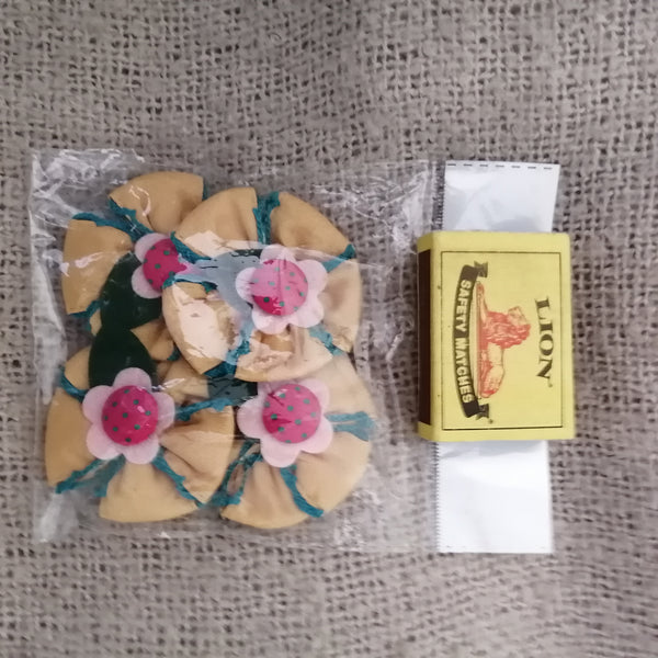 Fabric Flowers with Leaf - Adorable (Yellow)