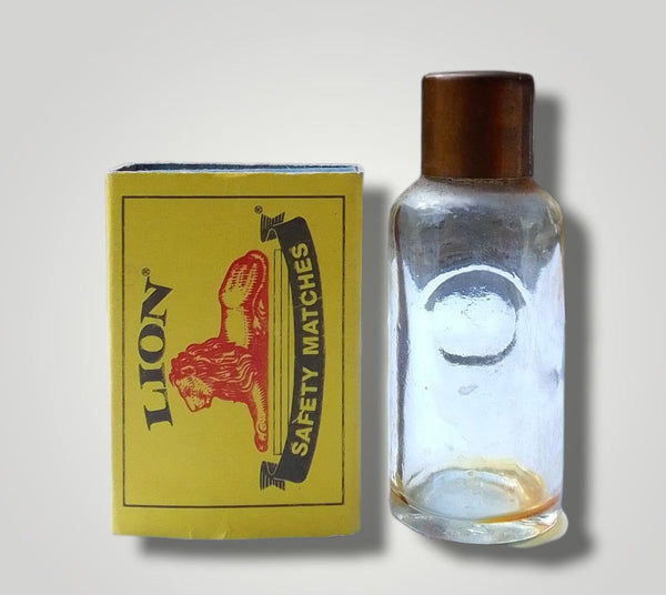 Miniature Perfume Bottle: Memoire Cherie Flower Mist - Elizabeth Arden
