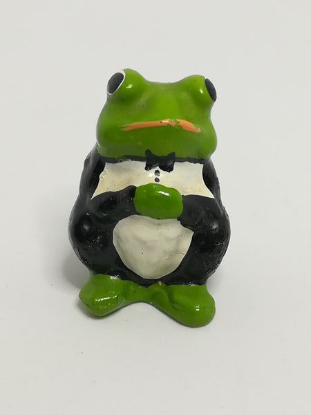 Miniature Ceramic Light Green Frog Suit & Bowtie (Miniature, suitable for printer's tray)