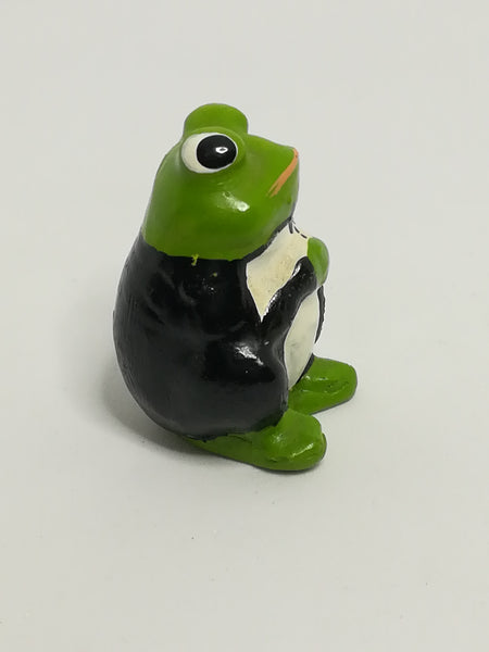 Miniature Ceramic Light Green Frog Suit & Bowtie (Miniature, suitable for printer's tray)