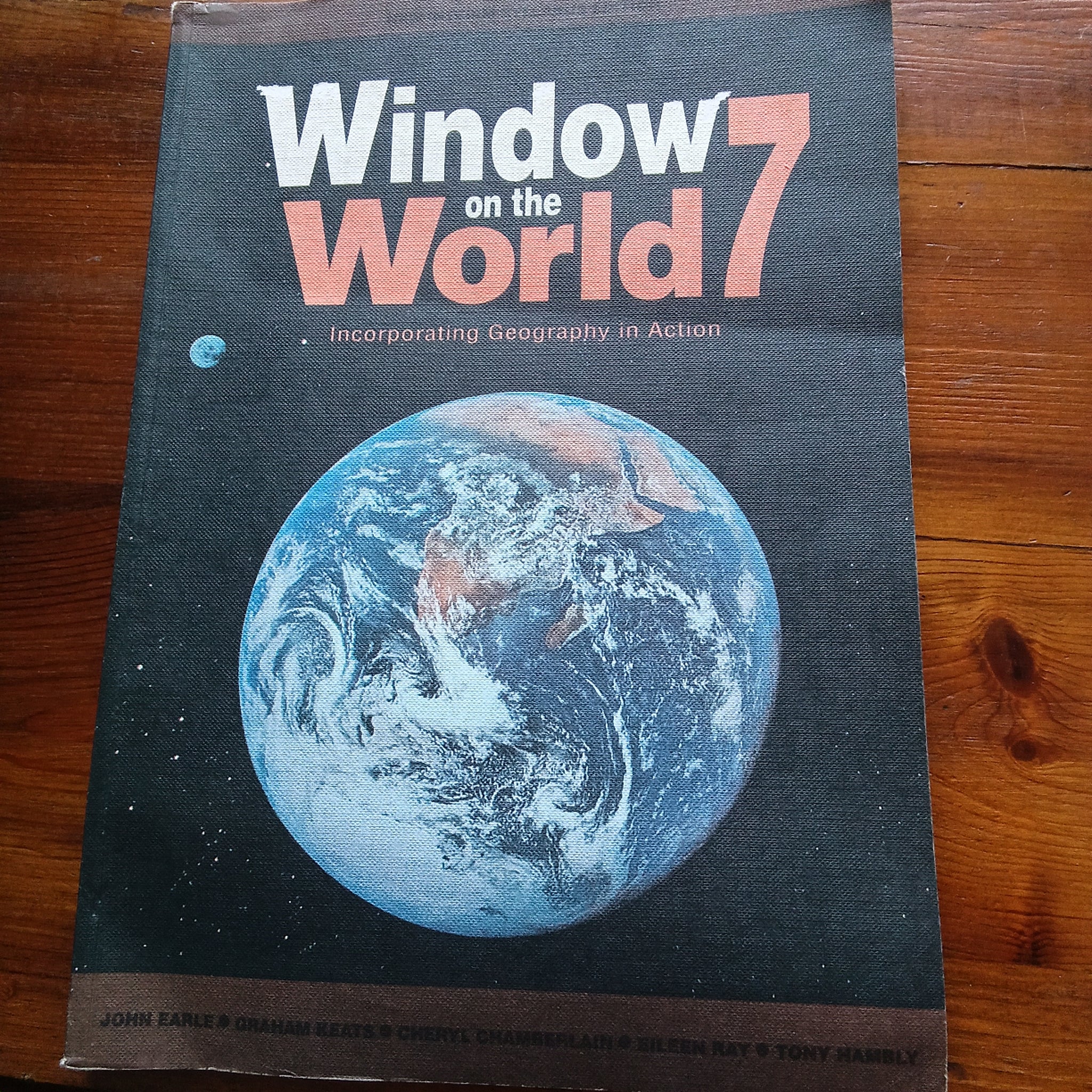 Window on the World 7 - Incorporating Geography in Action (John Earle et al.)