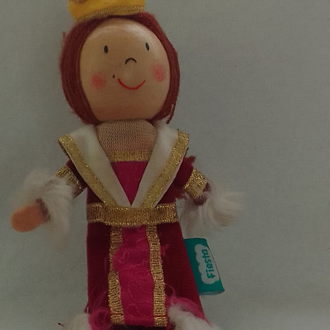 Redhead Queen Finger Puppet