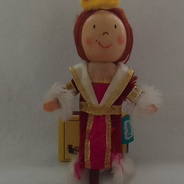Redhead Queen Finger Puppet