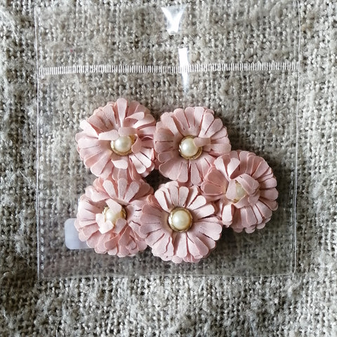 Flowers with Pearl (Pale Pink)