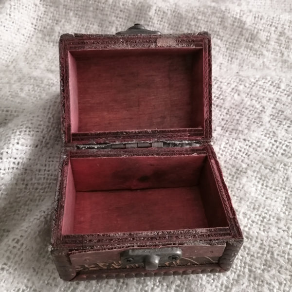 Wooden Treasure Chest (Miniature)