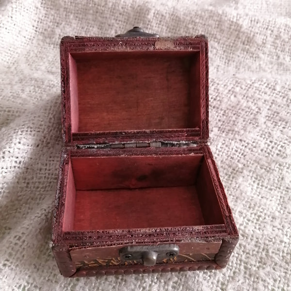 Wooden Treasure Chest (Miniature)