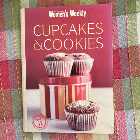 Book - Cupcakes and Cookies