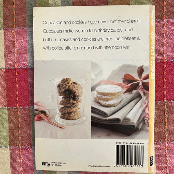 Book - Cupcakes and Cookies