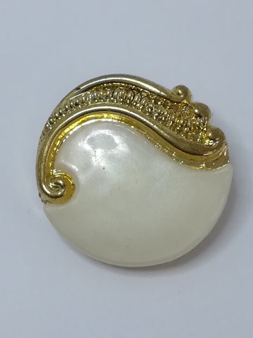 Round Shank Button (Pearl with 'Gold' Design)