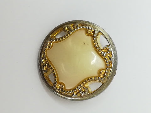 Round Shank Button ('Pearl' with 'Gold' Design Trim)