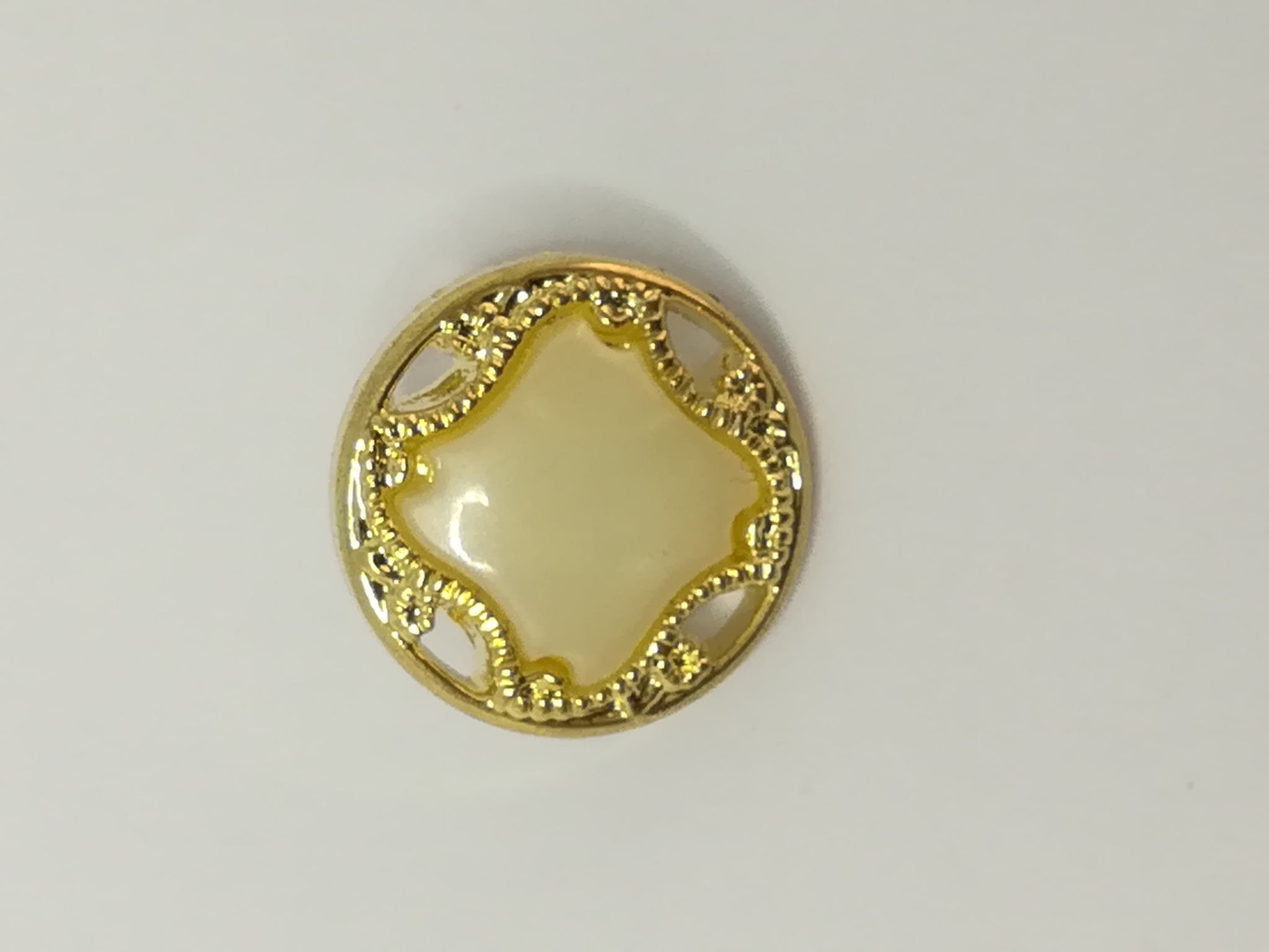 Round Shank Button (White Pearls with Overlaying Trim)