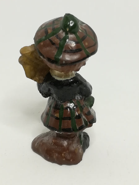 Miniature Wooden Playing Bagpipes Highland Dress (Miniature, suitable for printer's tray)
