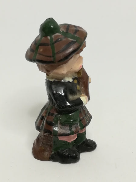 Miniature Wooden Playing Bagpipes Highland Dress (Miniature, suitable for printer's tray)