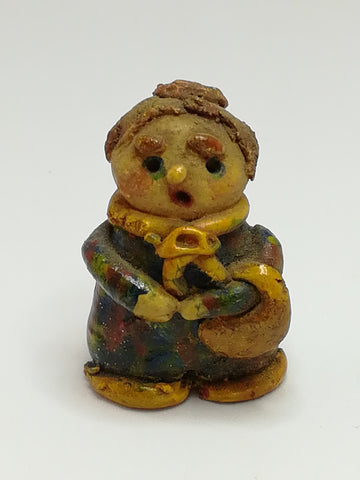 Miniature Clay Old Lady Yellow Scarf Holding Yellow Bag (Miniature, suitable for printer's tray)