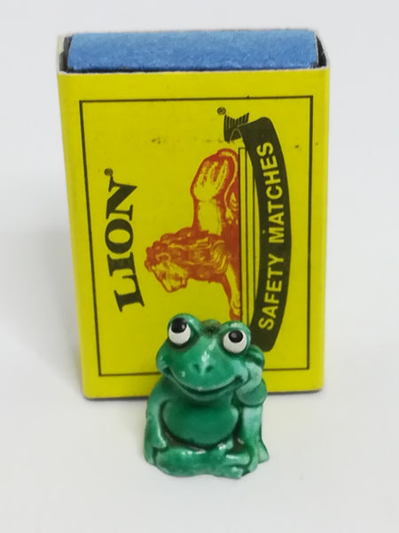 Miniature Green Frog Relaxing (Miniature, suitable for printer's tray)