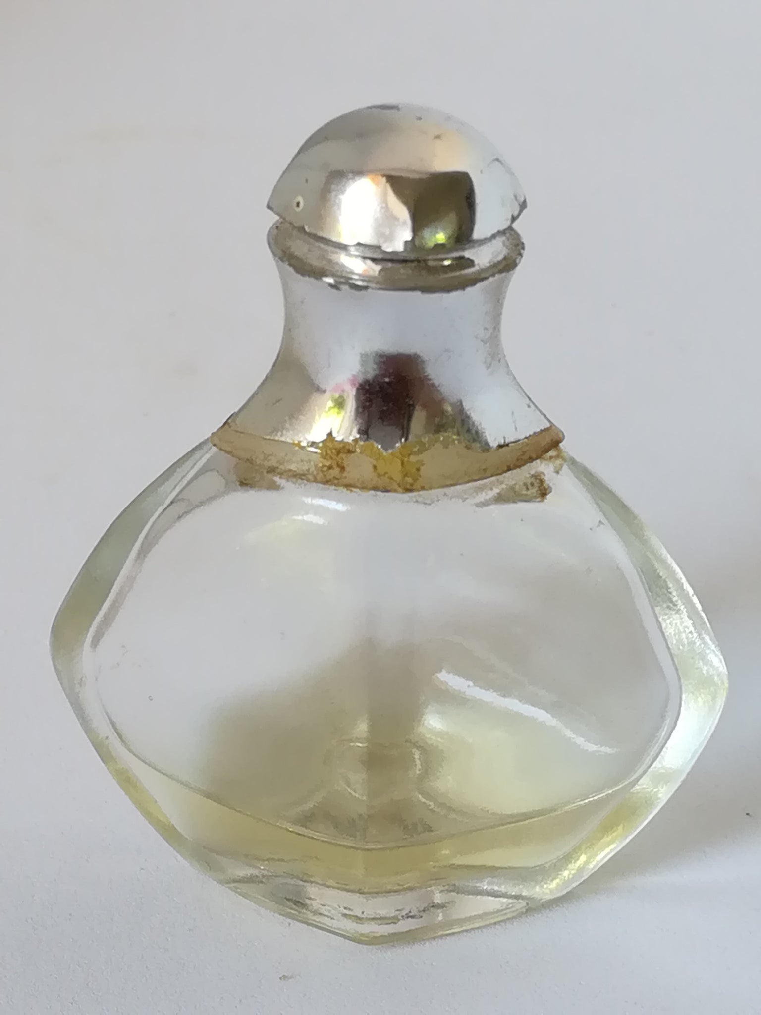 Miniature Perfume Bottle: Women of Earth - Eau De Parfum (5ml)
