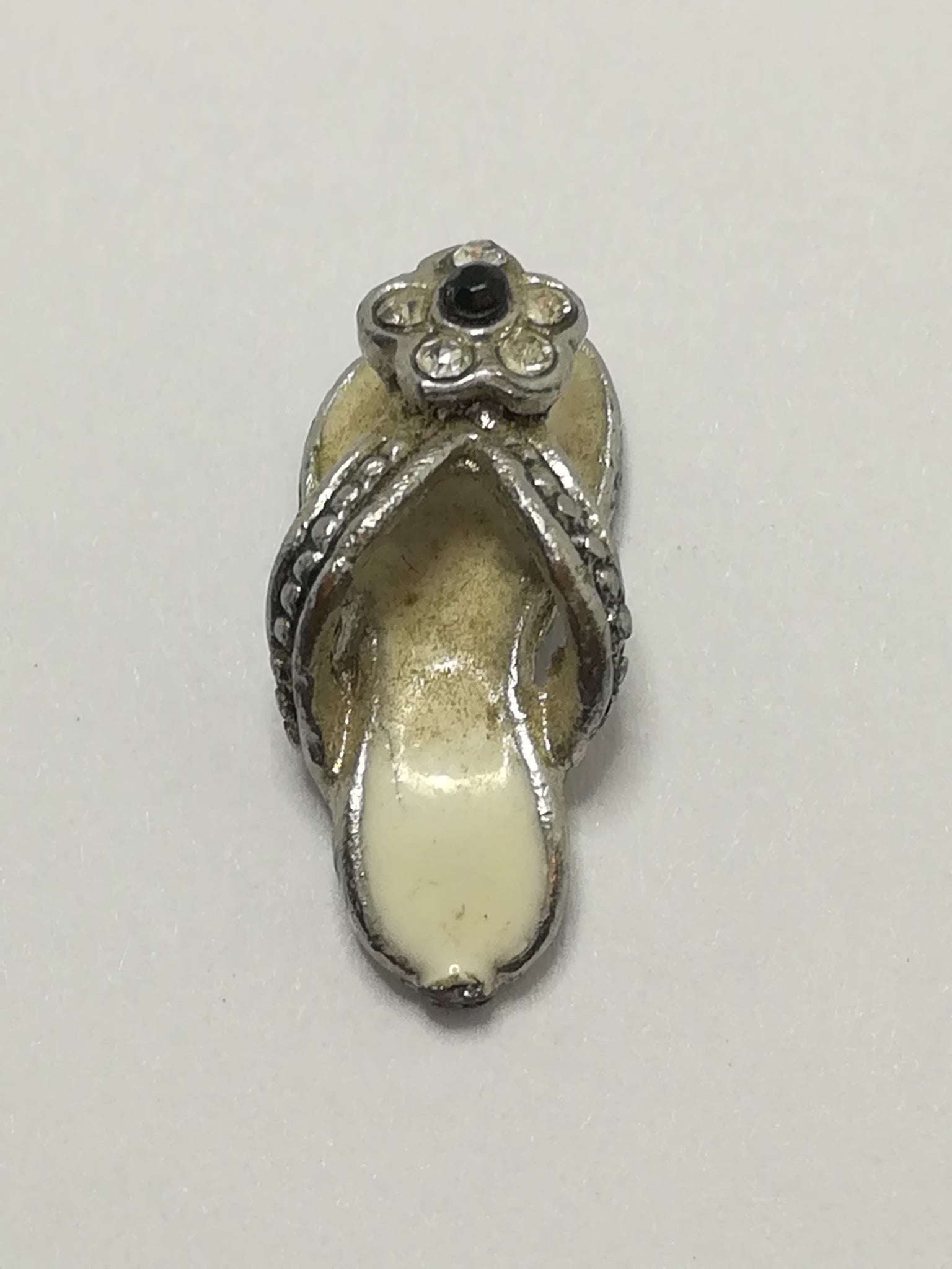 Miniature 'Silver' & Cream Flip Flop Sandal with 'Silver' & Black Stone Embellishment (Miniature, suitable for printer's tray)