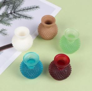 Miniature White Glass Faceted Vase (Miniature, suitable for printer's tray)